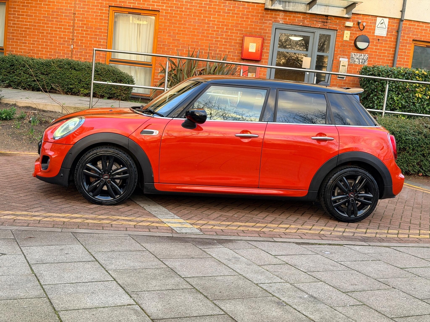 [ berth ]Mini Hatch