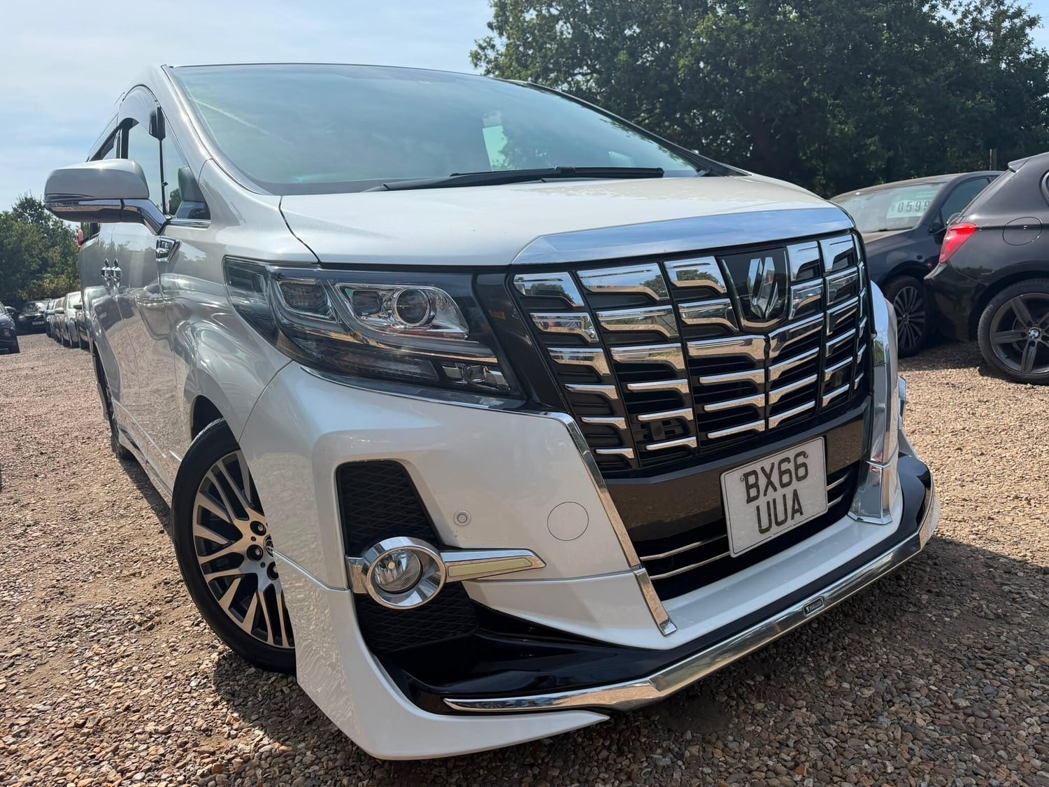 Toyota Alphard 2017 - Cars