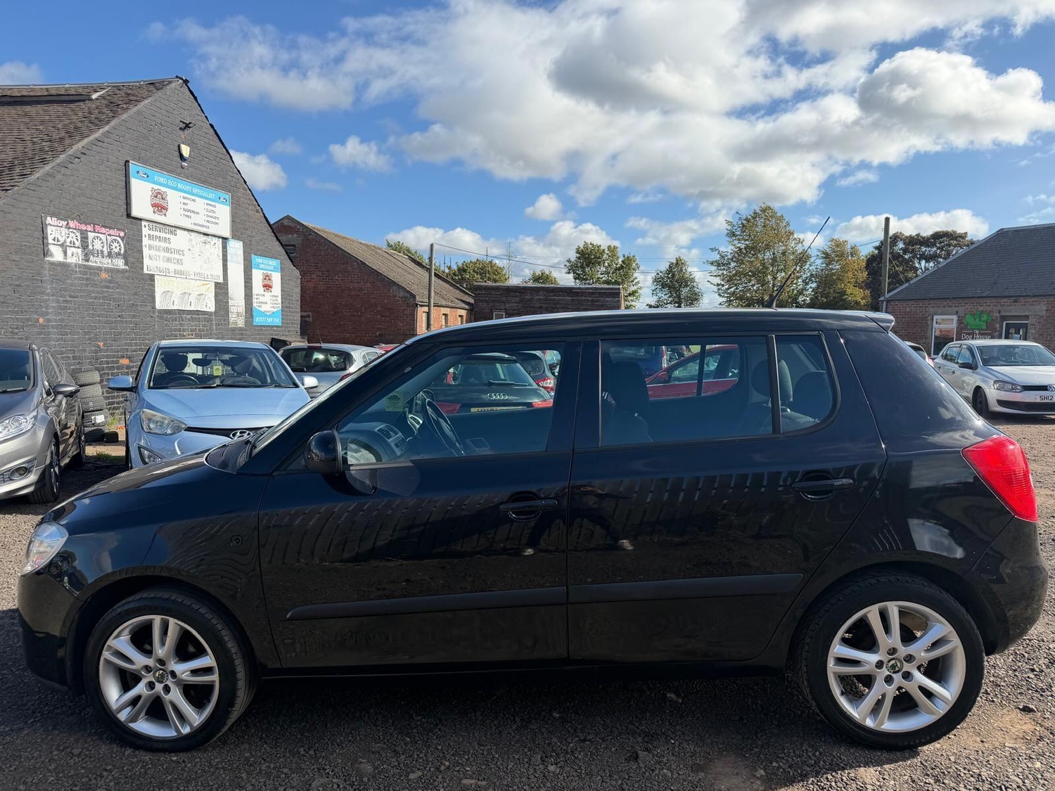 Skoda Fabia 2010 - Cars