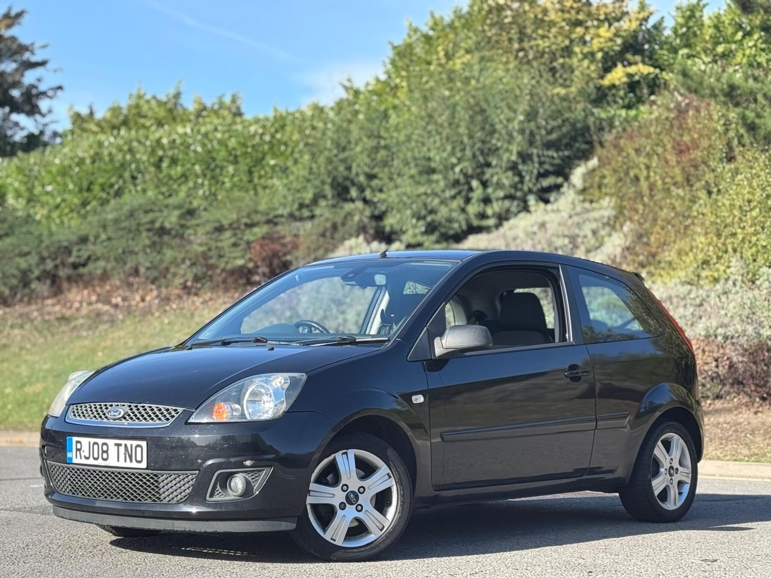 [ berth ]Ford Fiesta