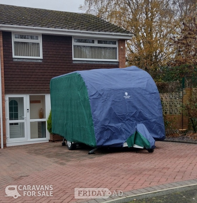 Bailey Pursuit 400-2 tailor made cover in Halesowen