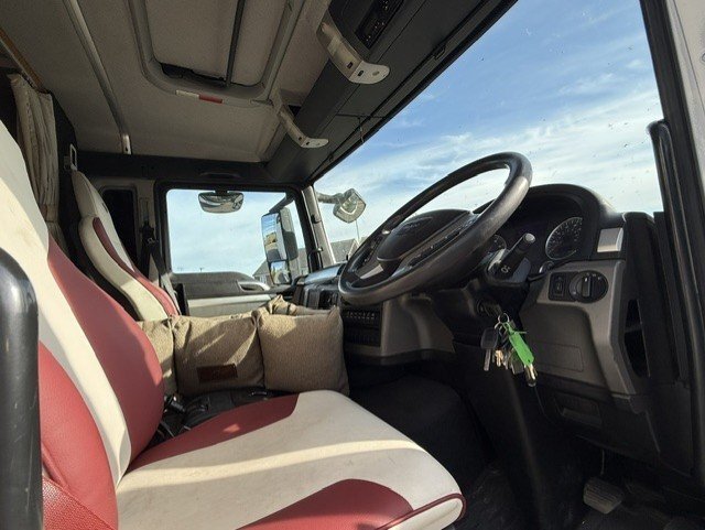 Empire Ultimate MAN TGS 380 Horsebox - Trailers & Horseboxes in Banbury