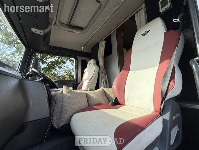 Empire Ultimate MAN TGS 380 Horsebox - Trailers & Horseboxes