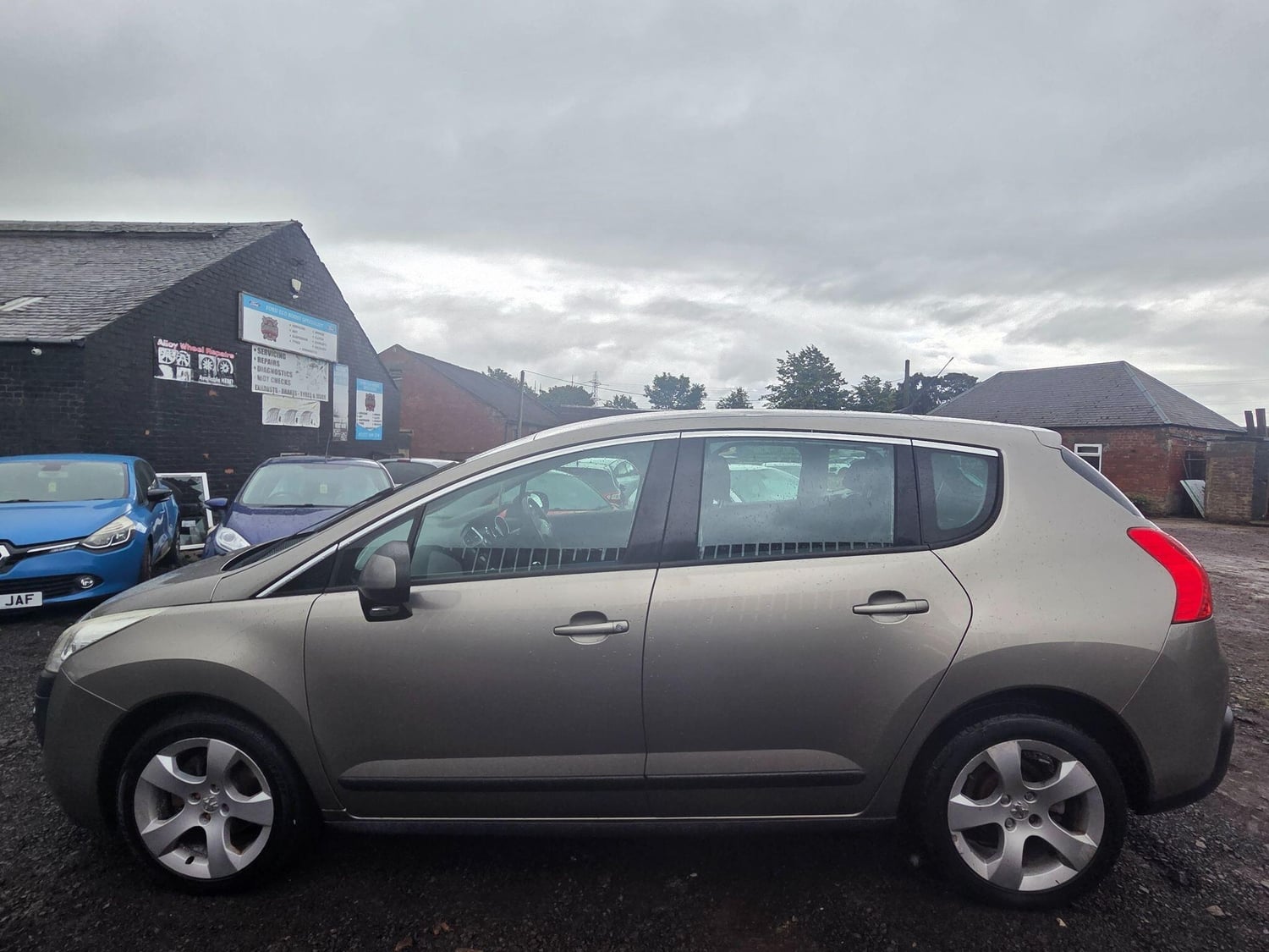 Peugeot 3008 2011 - Cars