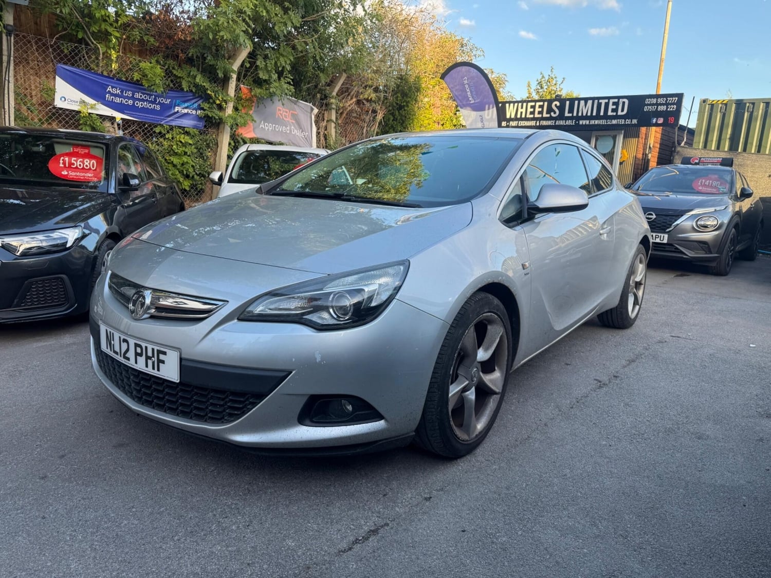 Vauxhall Astra 2012 - Cars