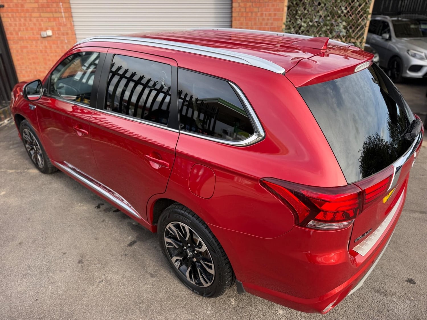 Mitsubishi Outlander 2017 - Cars in Swindon