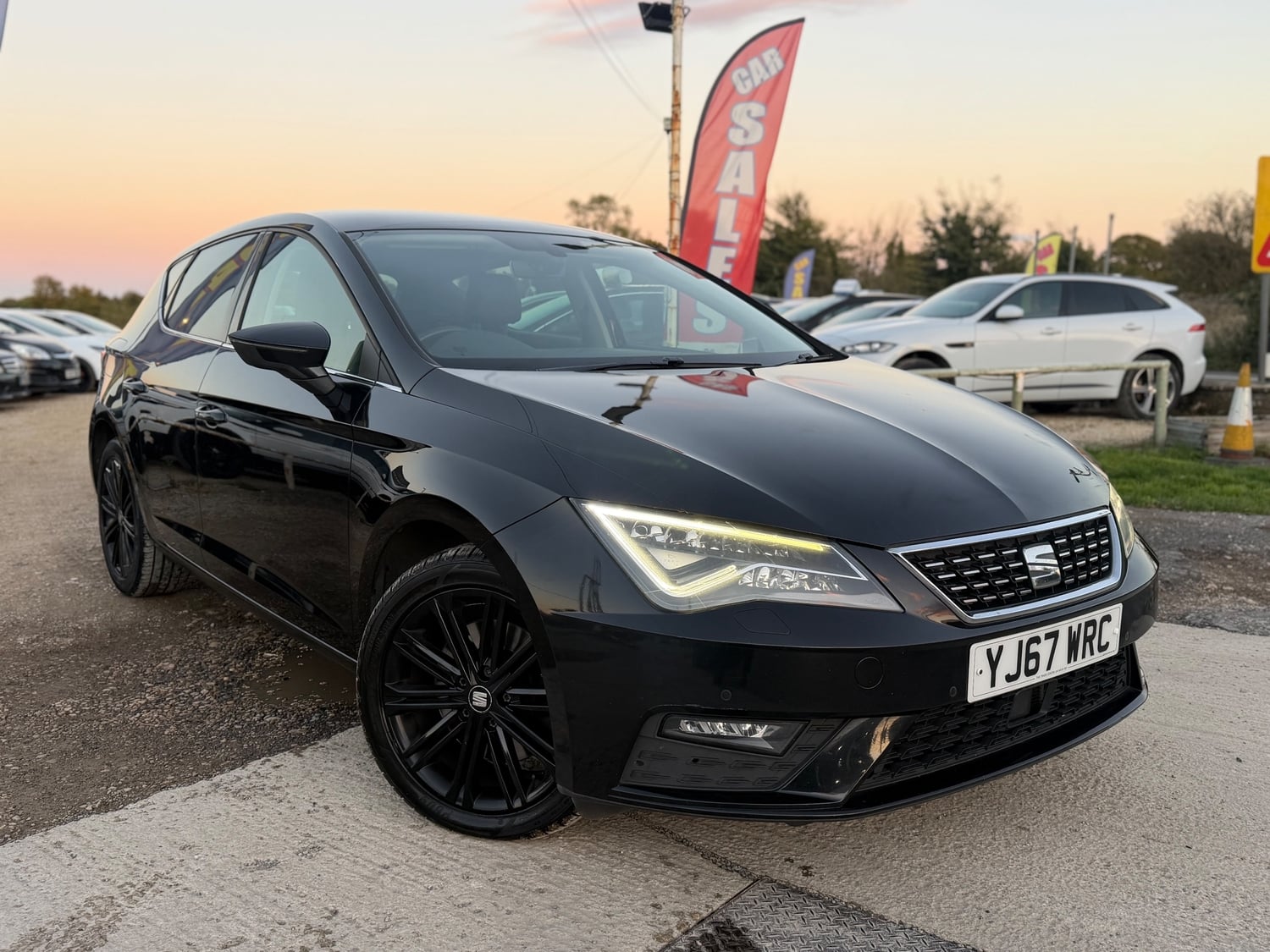 SEAT Leon 2017 - Cars in Burford