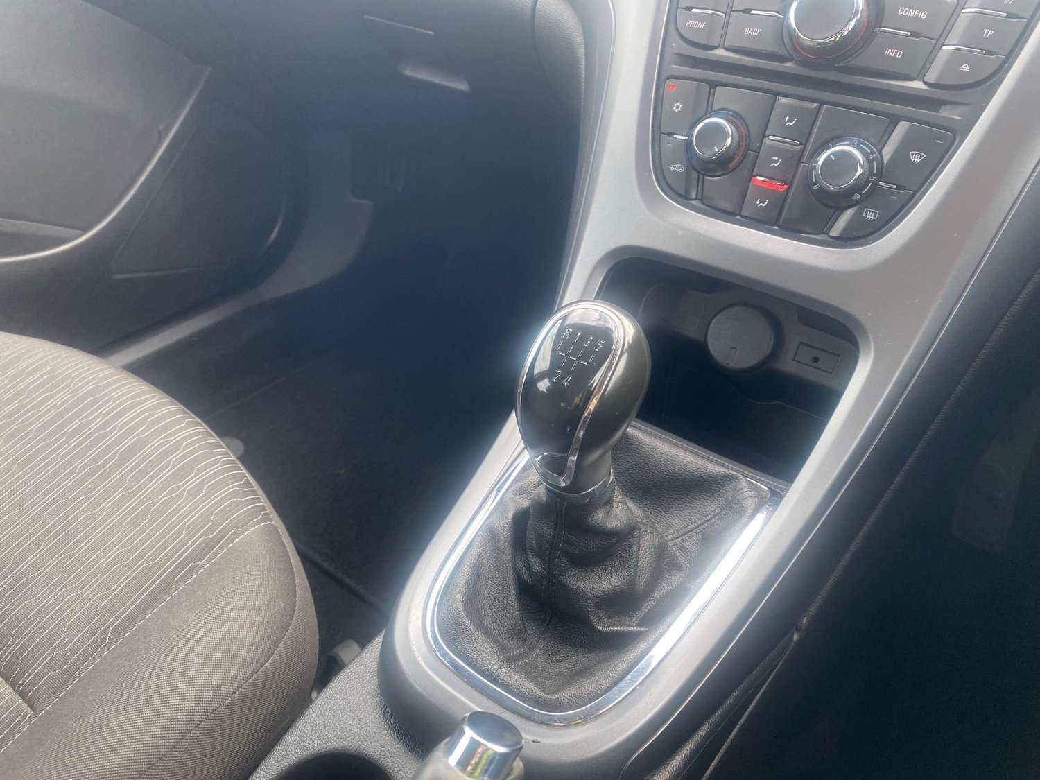 Vauxhall Astra 2013 - Cars