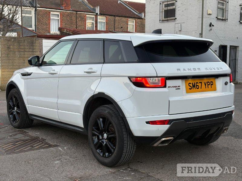 [ berth ]Land Rover Range Rover Evoque