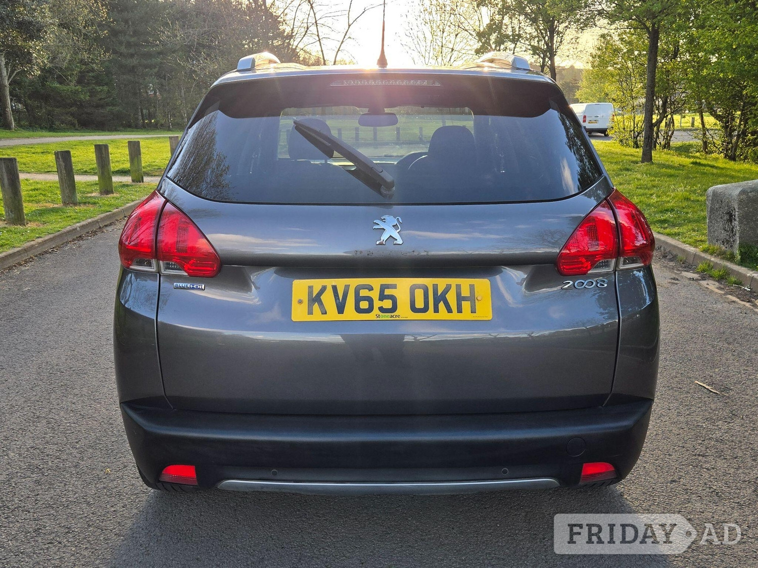 Peugeot 2008 2015 - Cars