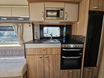 Swift Elegance 480 2021