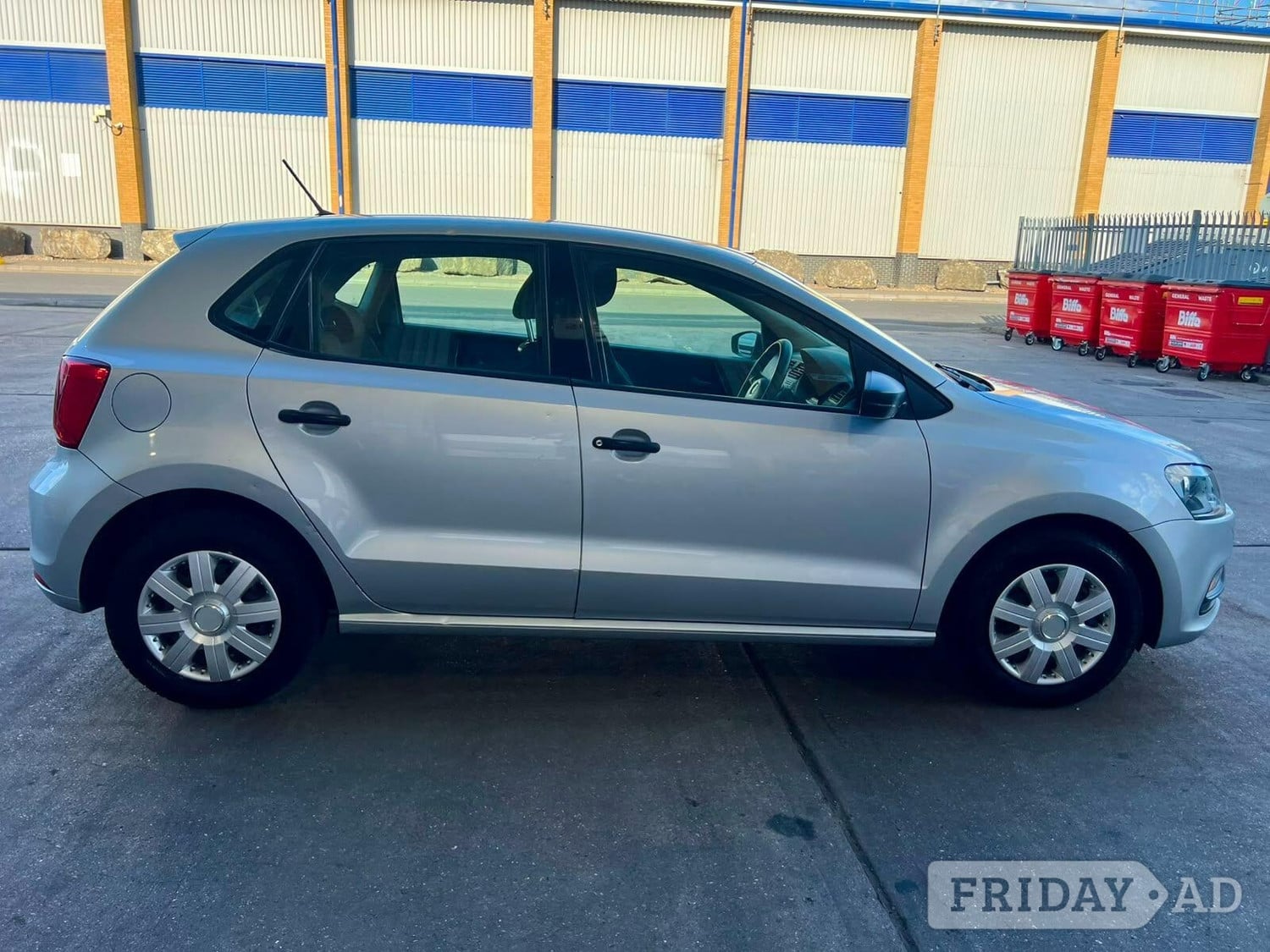 Volkswagen Polo 2015 - Cars
