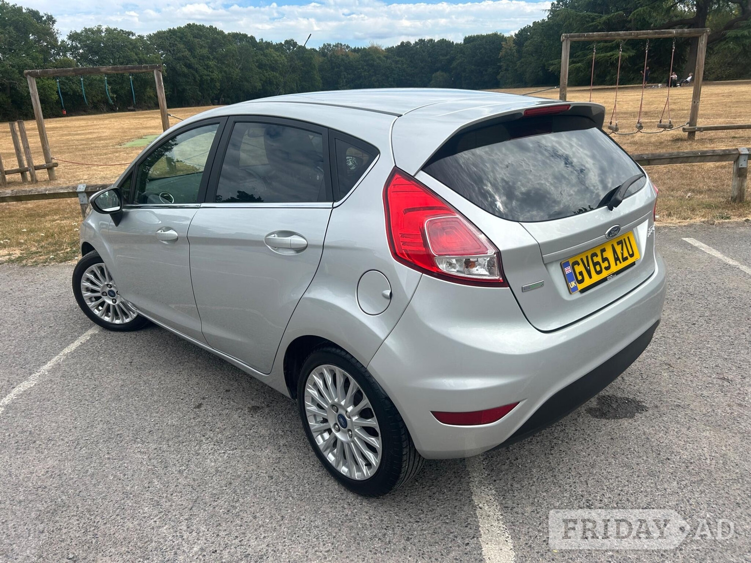 Ford Fiesta 2016 - Cars in Chertsey