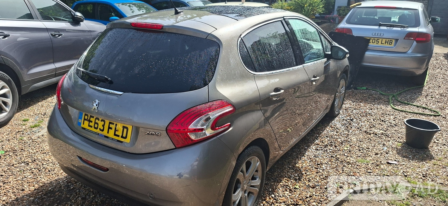 Peugeot 208 2013 - Cars