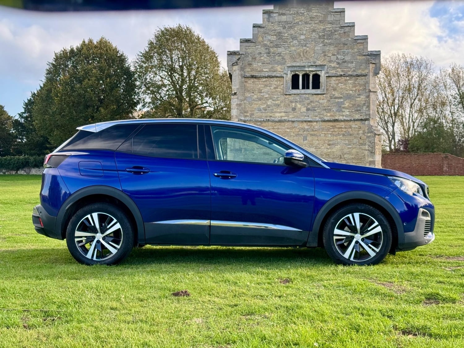 [ berth ]Peugeot 3008