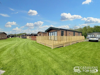 Magnificent 2-bedroom lodge on gateway to lakes.  