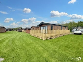 Magnificent 2-bedroom lodge on gateway to lakes.  
