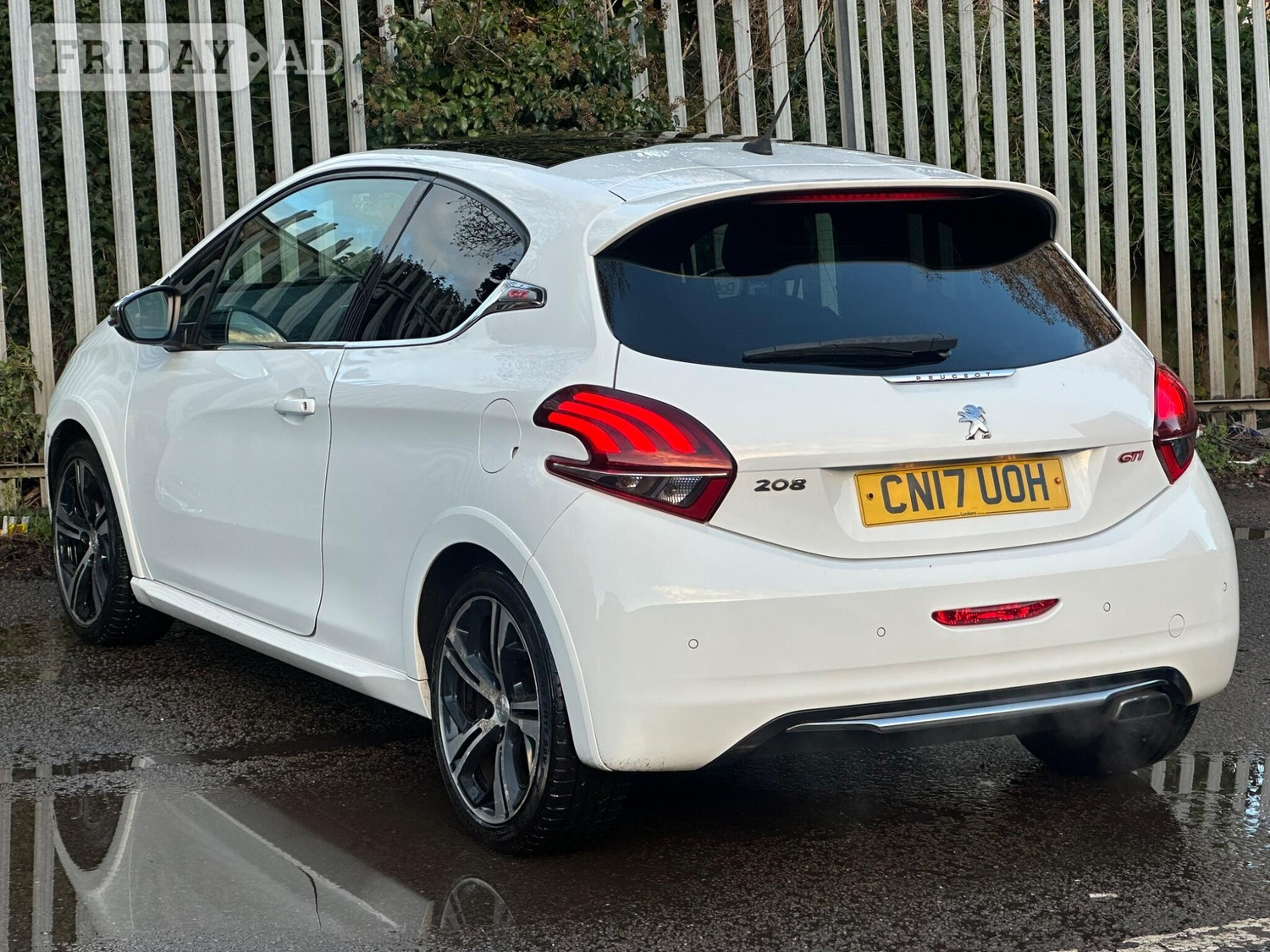 [ berth ]Peugeot 208