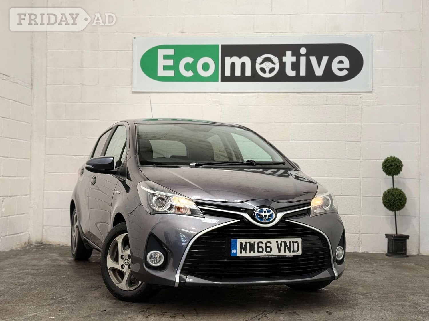 Toyota Yaris 2017 in Uxbridge