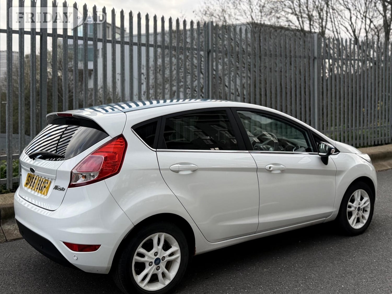 Ford Fiesta 2017 - Cars in Willesden