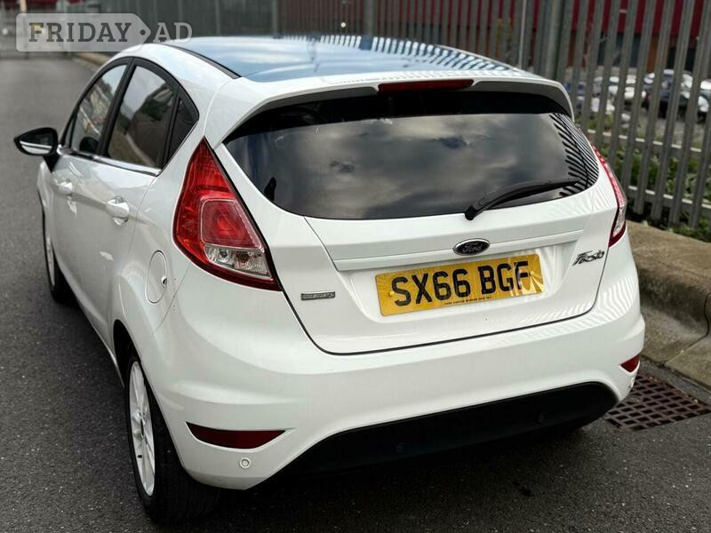 [ berth ]Ford Fiesta