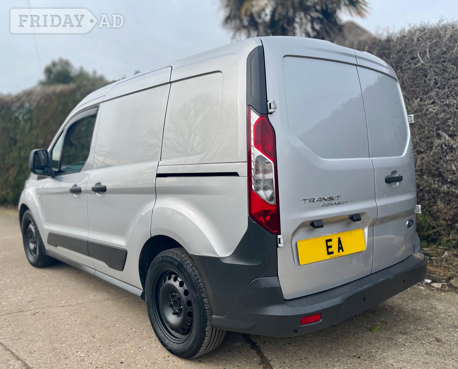 [ berth ]Ford Transit Connect