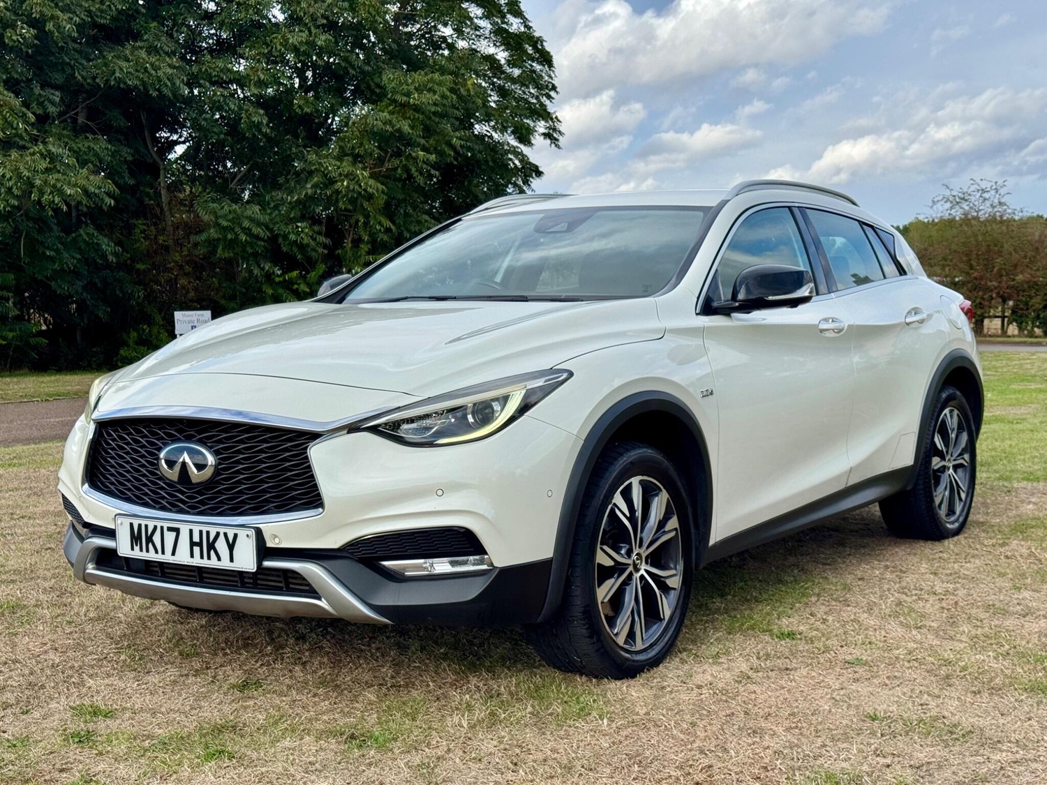 Infiniti QX30 Bedford