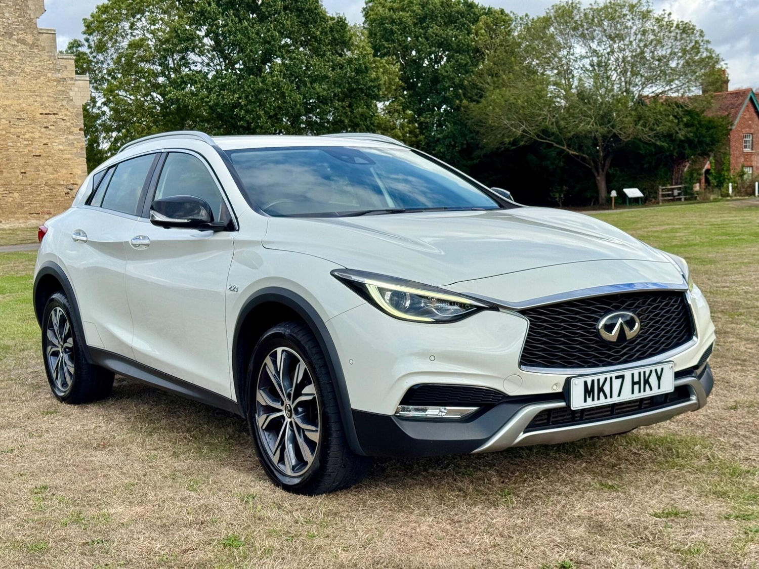 Infiniti QX30 2017 - Cars