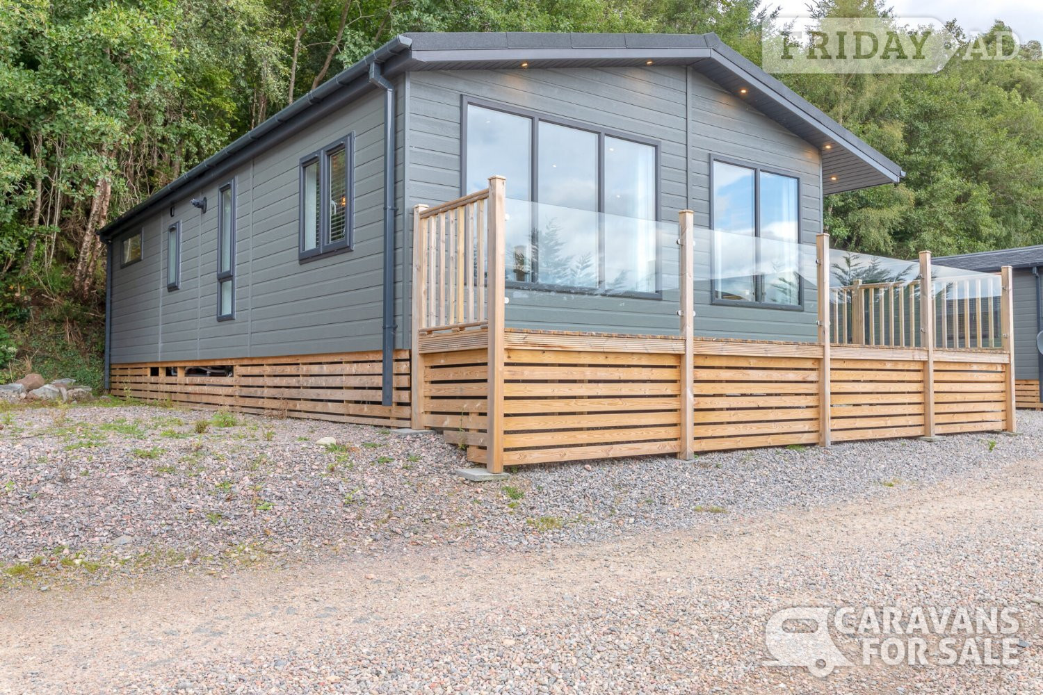 Luxury 2bed Lakeland Kenmore Lodge on the shore of Loch Ness in Invermoriston
