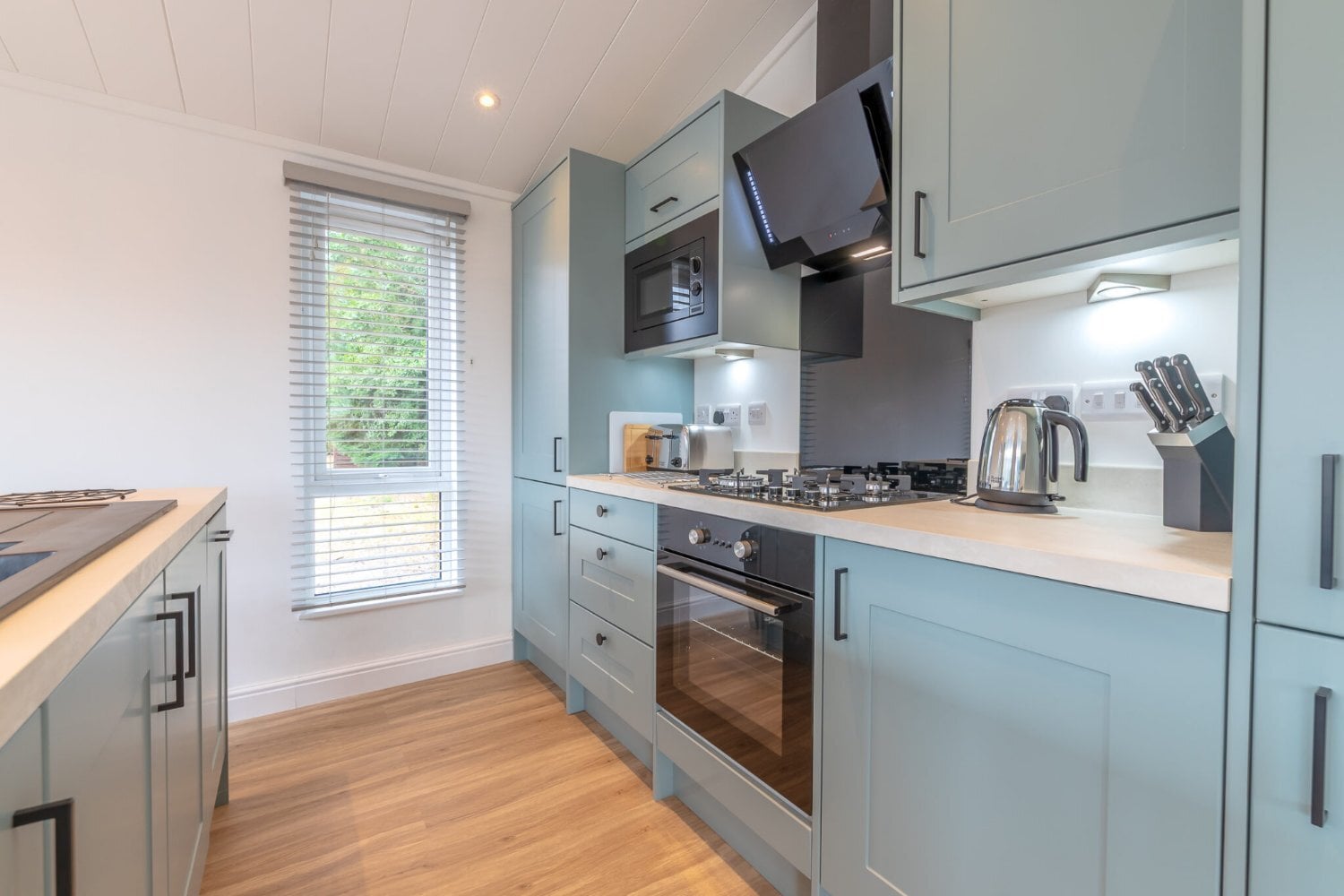 Luxury 2bed Lakeland Kenmore Lodge on the shore of Loch Ness - Holiday Homes in Invermoriston