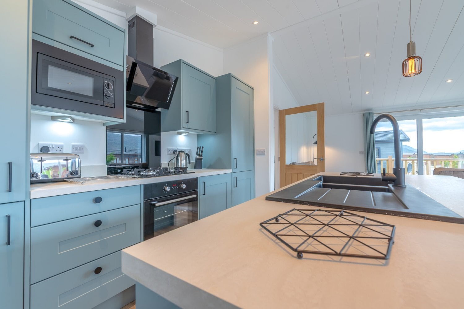 Luxury 2bed Lakeland Kenmore Lodge on the shore of Loch Ness - Holiday Homes