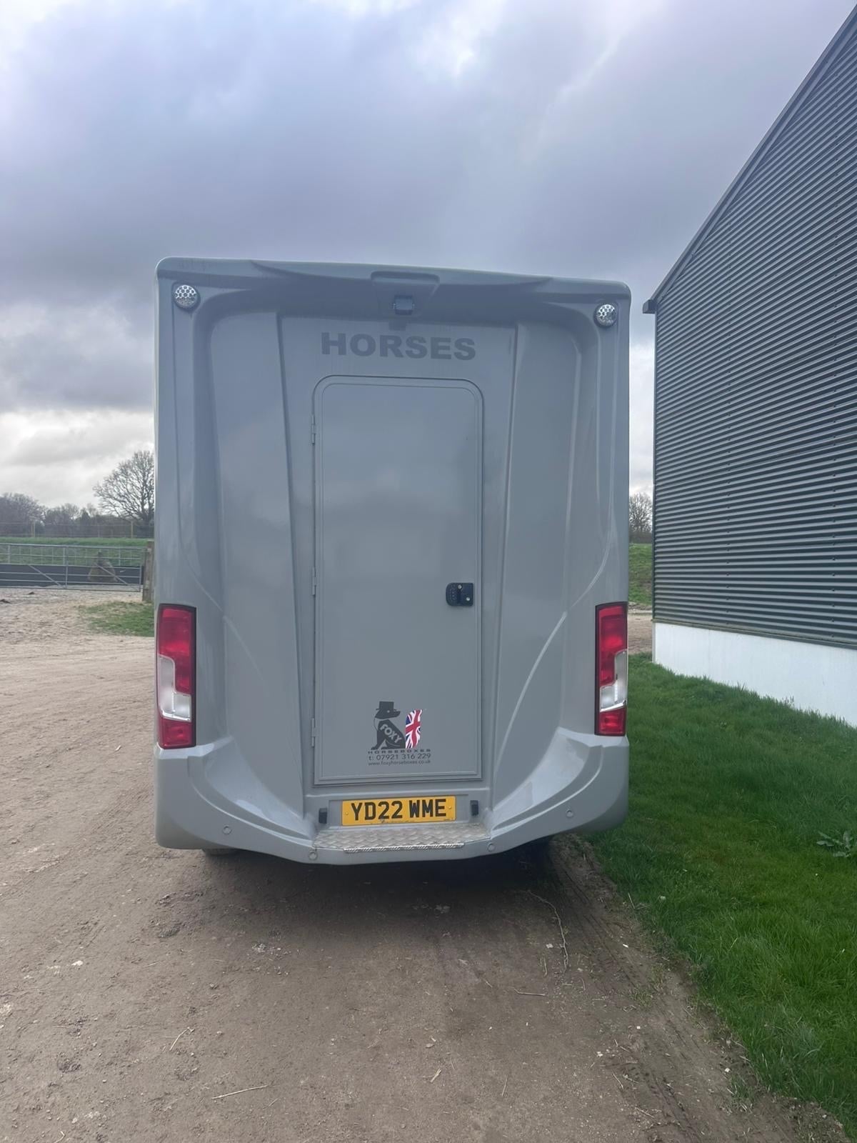 Foxy Relay Citroen Horsebox - Trailers & Horseboxes in Pulborough