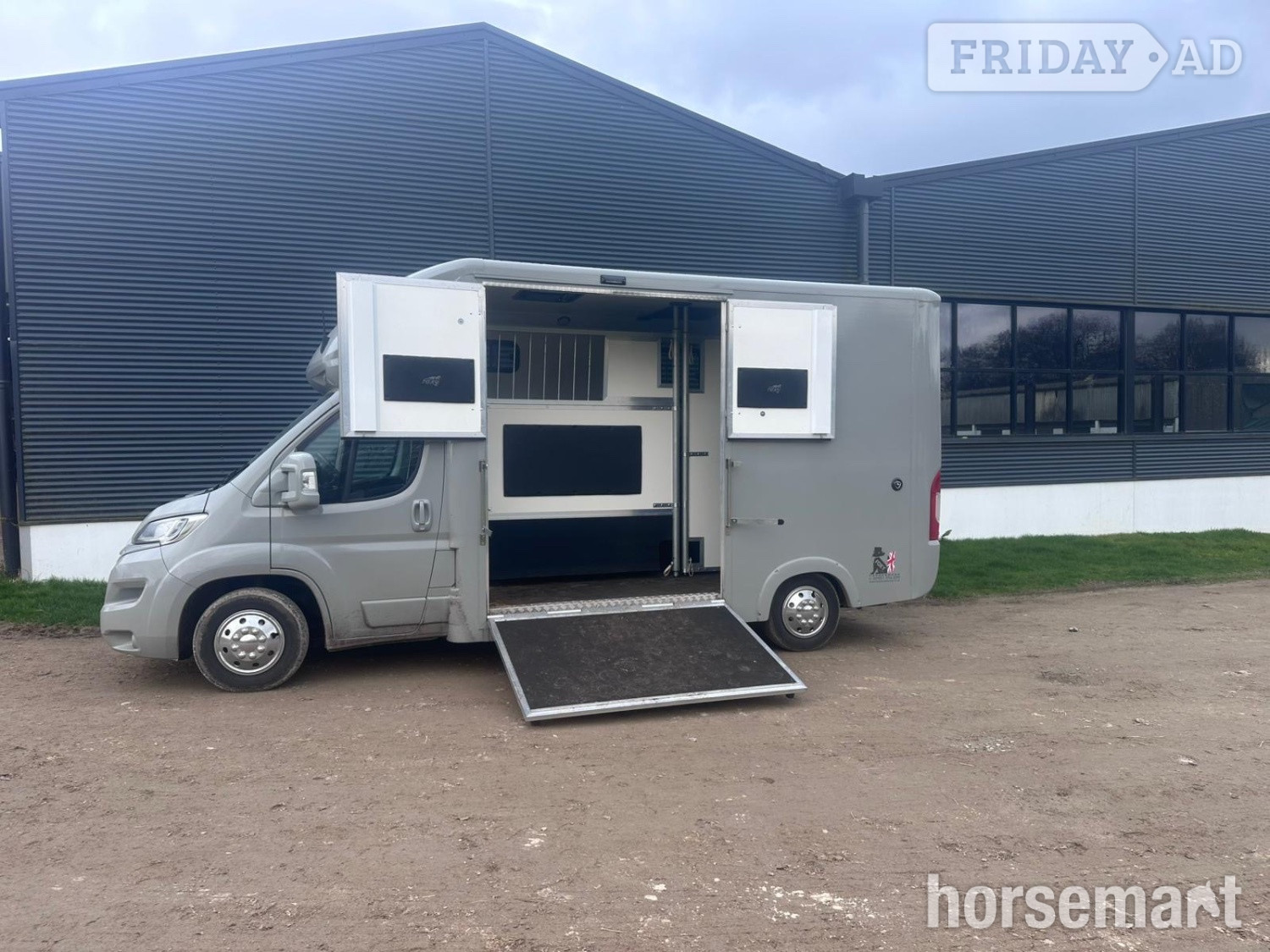 Foxy Relay Citroen Horsebox in Pulborough