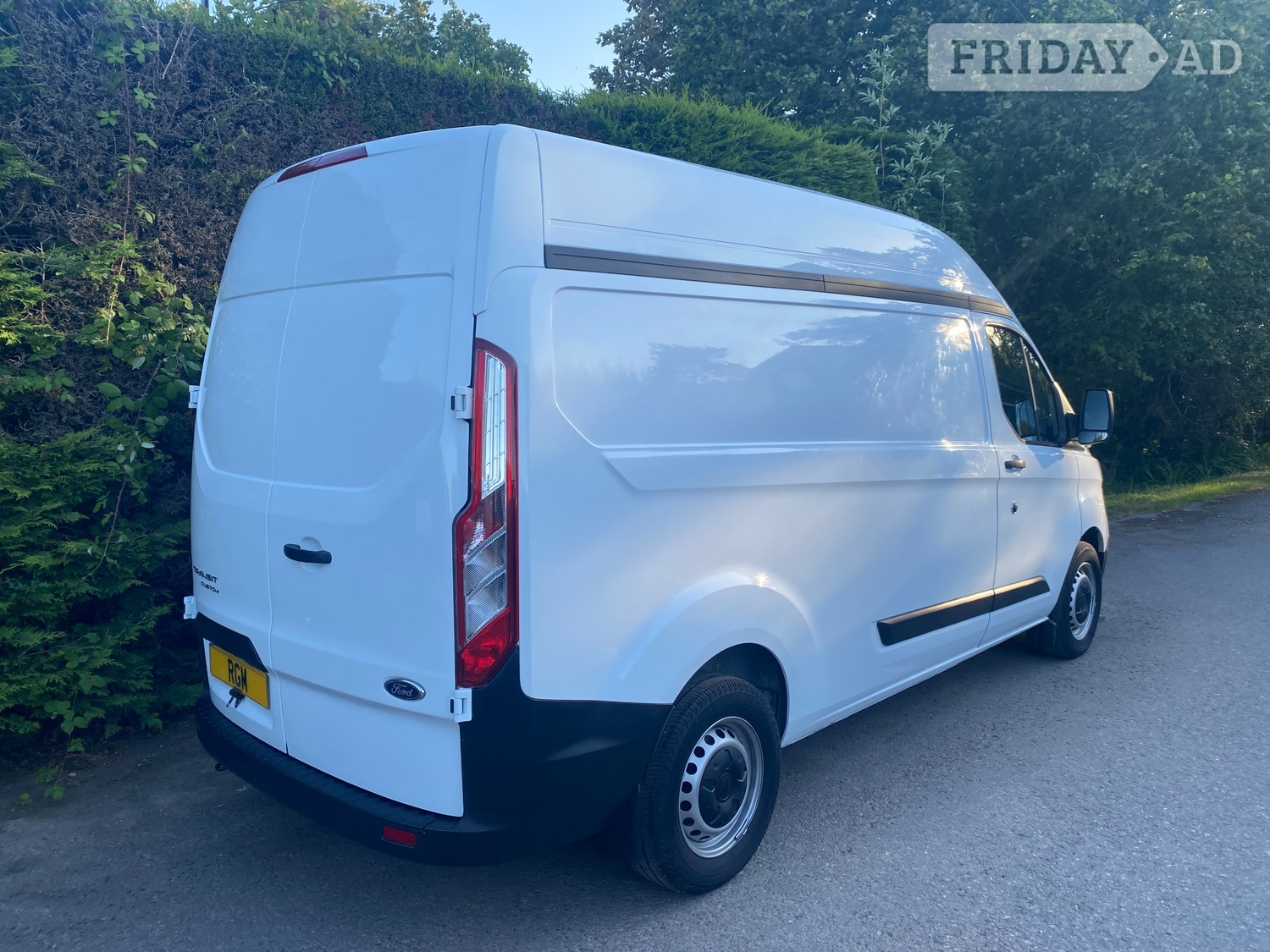 [ berth ]Ford Transit Custom