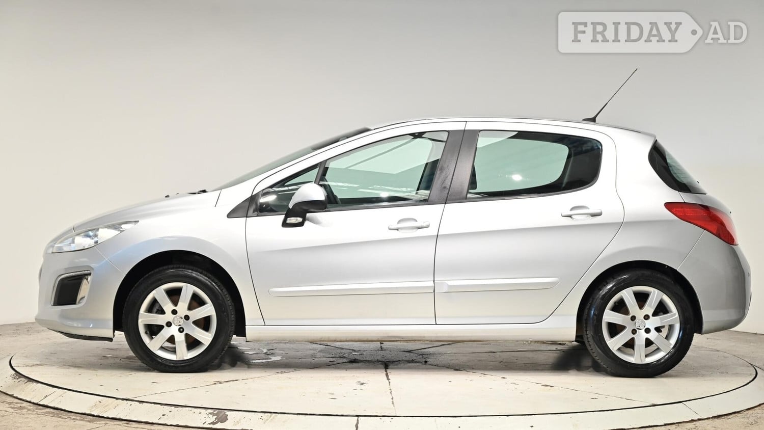 [ berth ]Peugeot 308