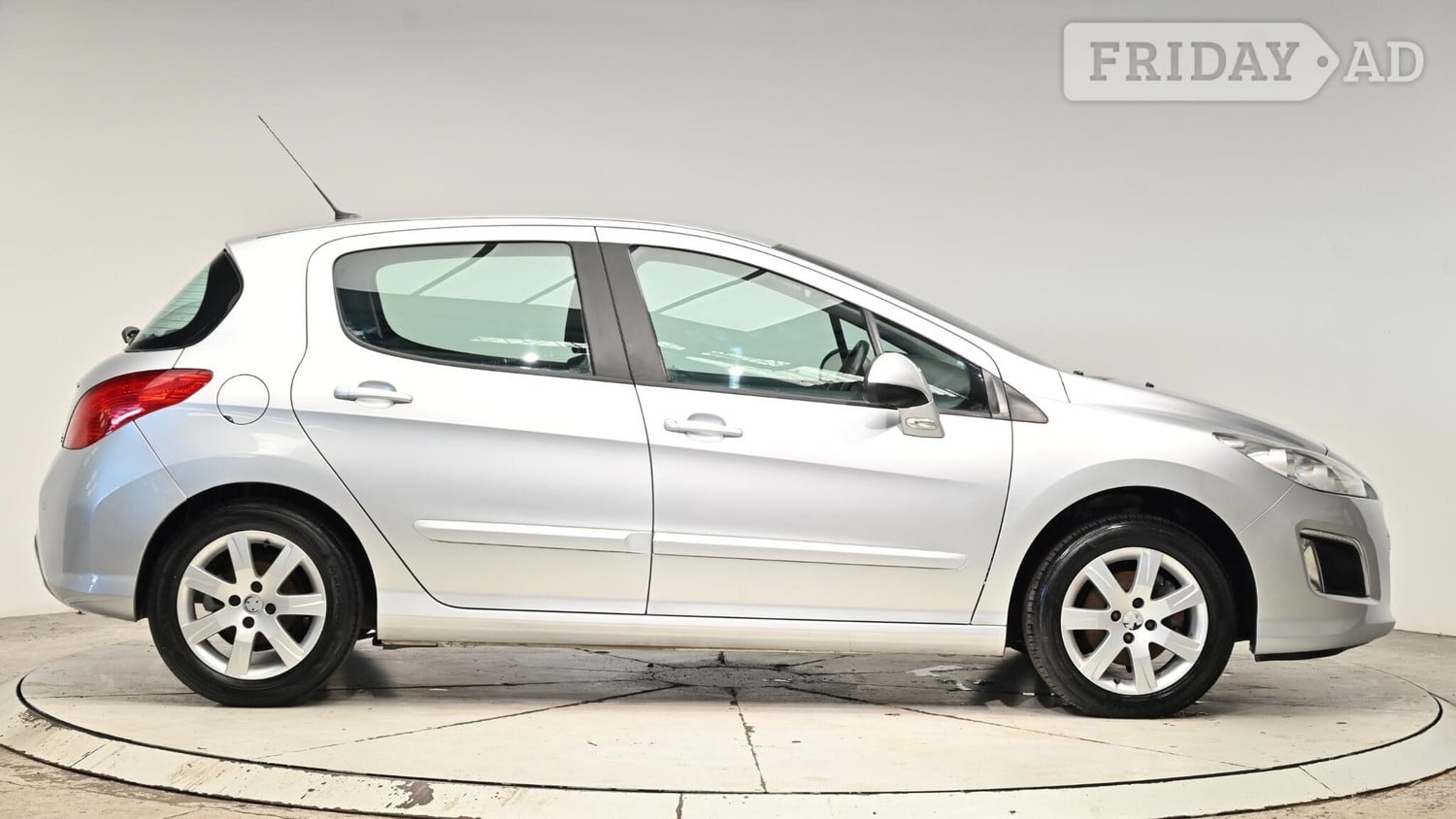 Peugeot 308 2013 - Cars in Cullompton