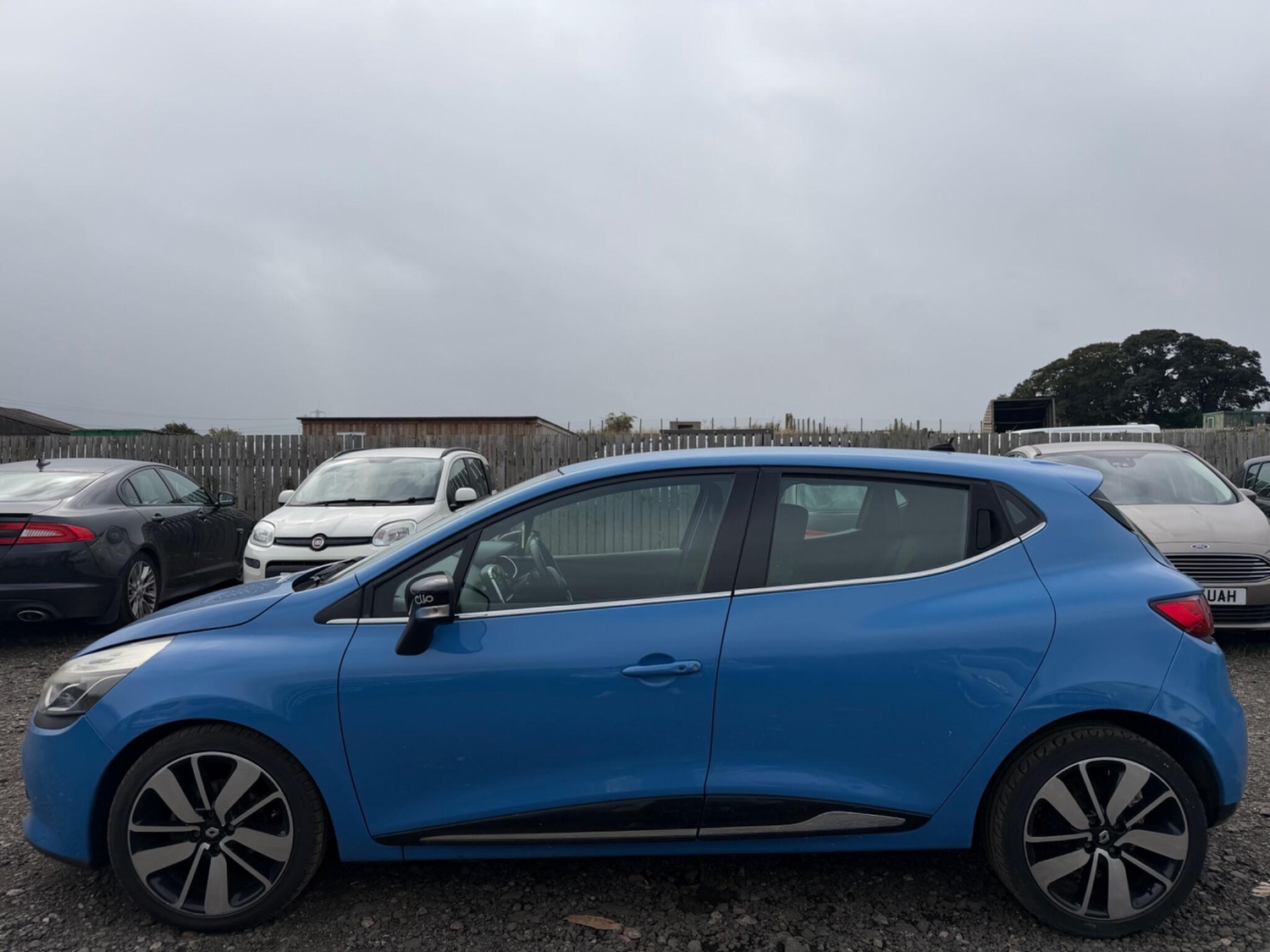 Renault Clio 2014 - Cars in Dalkeith