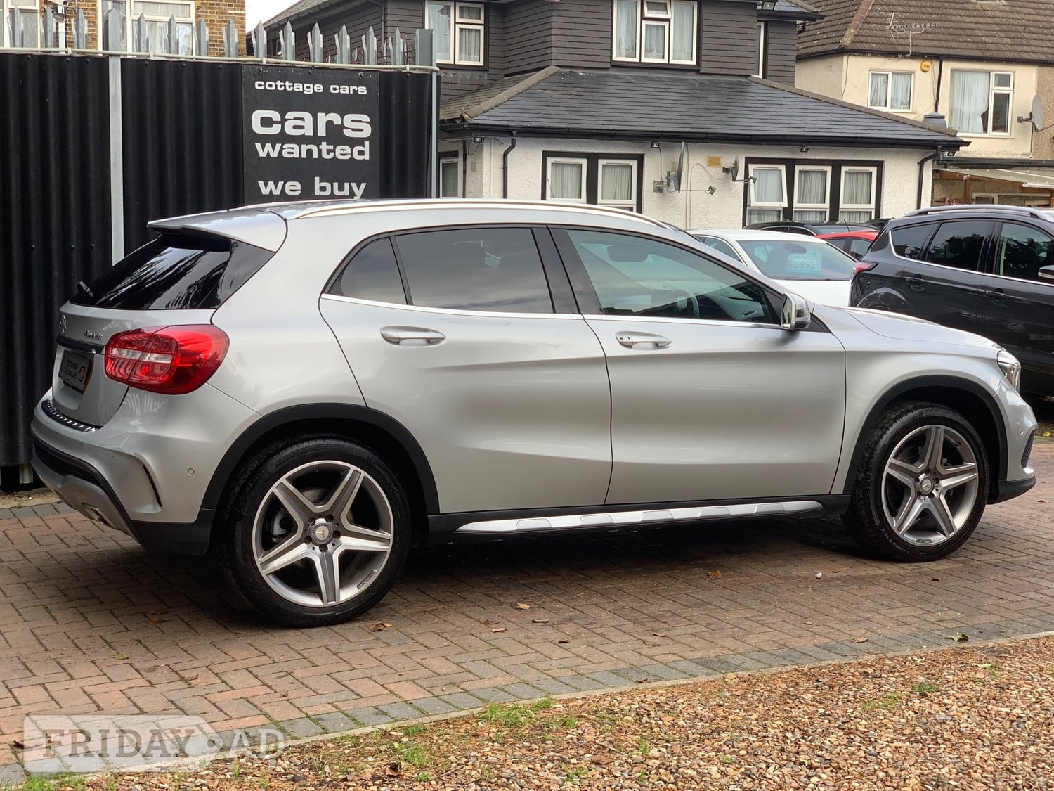 [ berth ]Mercedes-Benz GLA