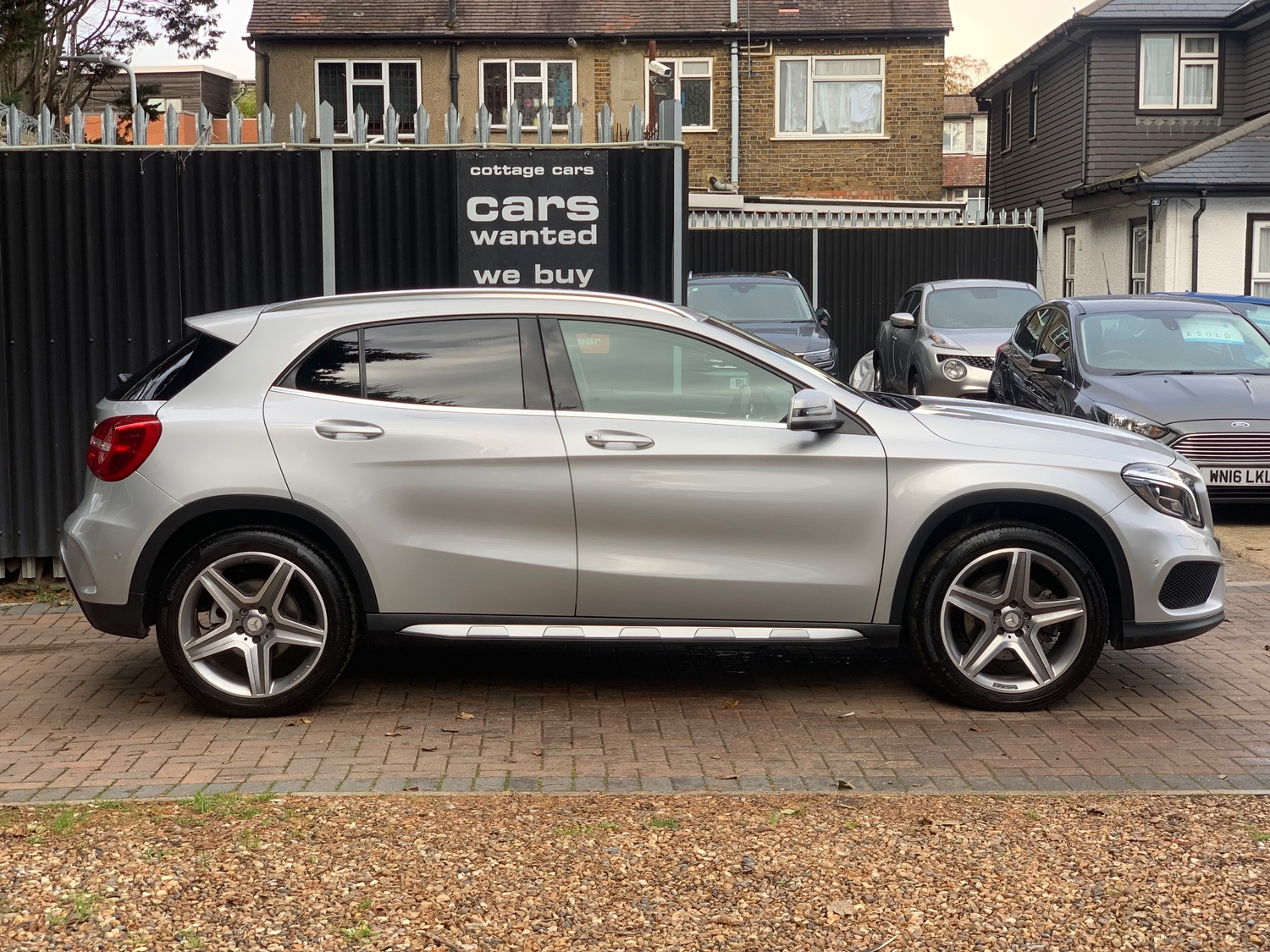 Mercedes-Benz GLA Hayes