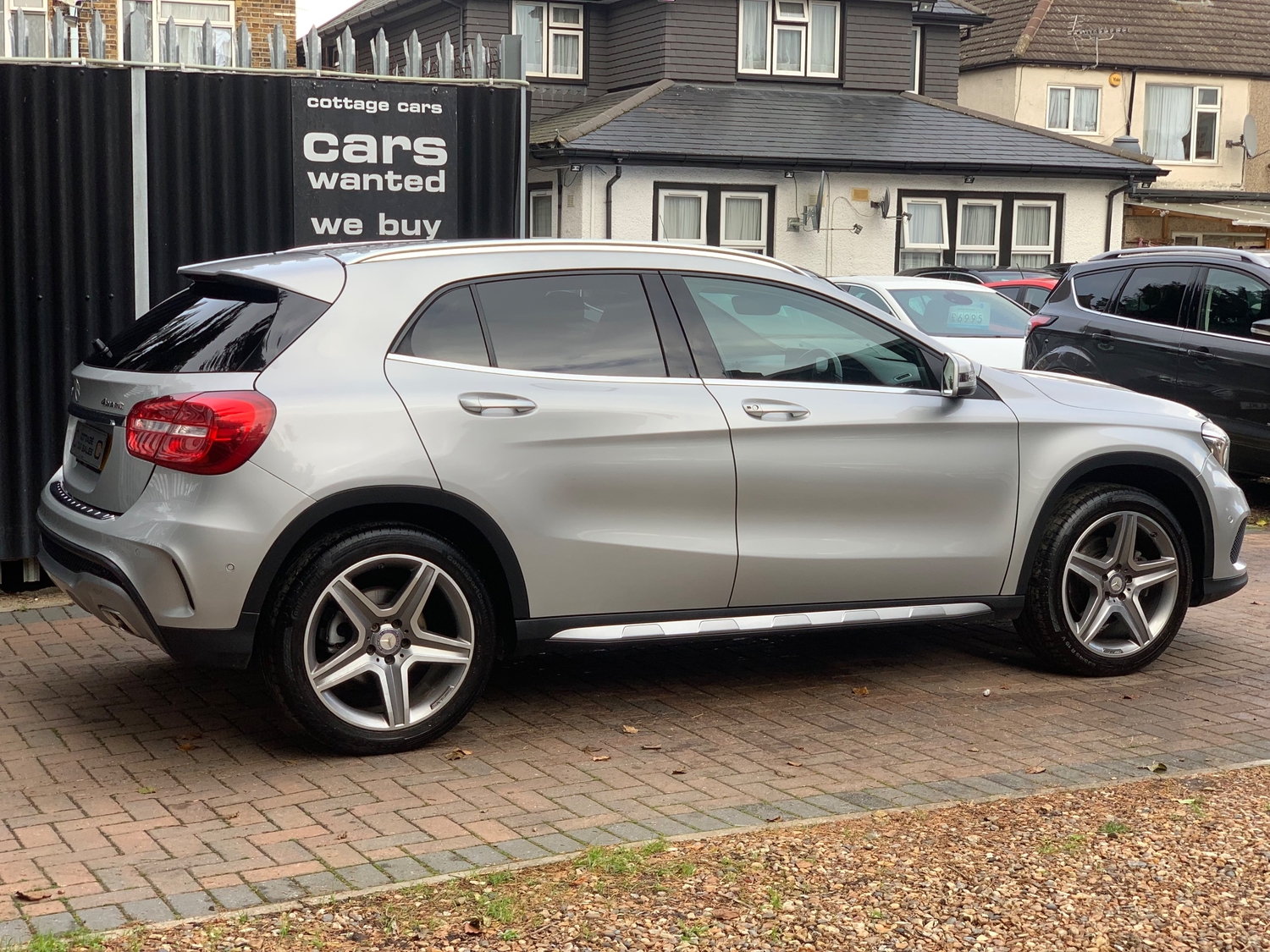[ berth ]Mercedes-Benz GLA