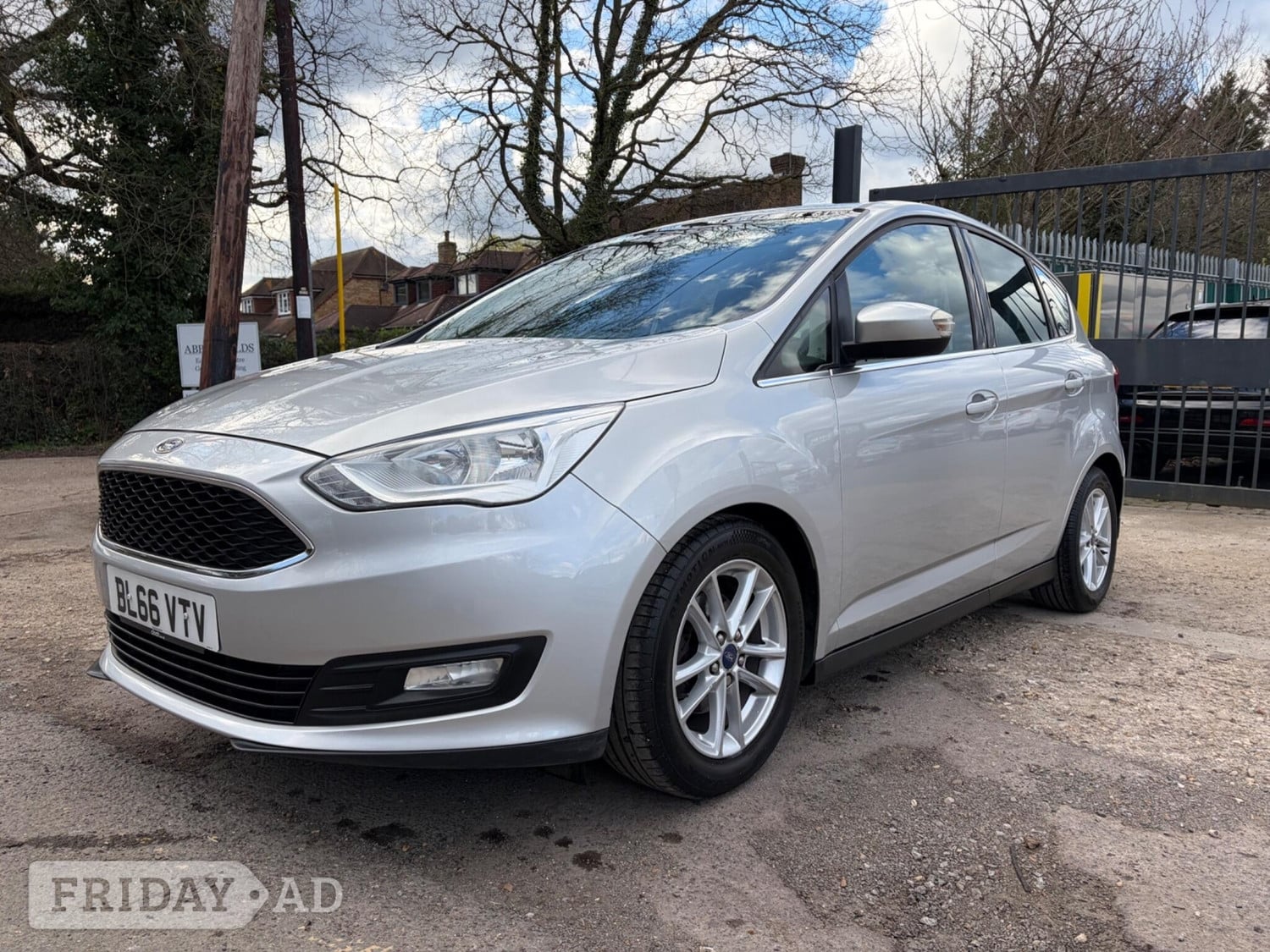 [ berth ]Ford C-MAX