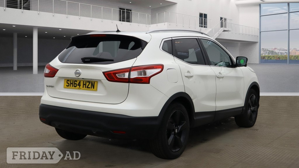 Nissan Qashqai 2014 - Cars in Hounslow