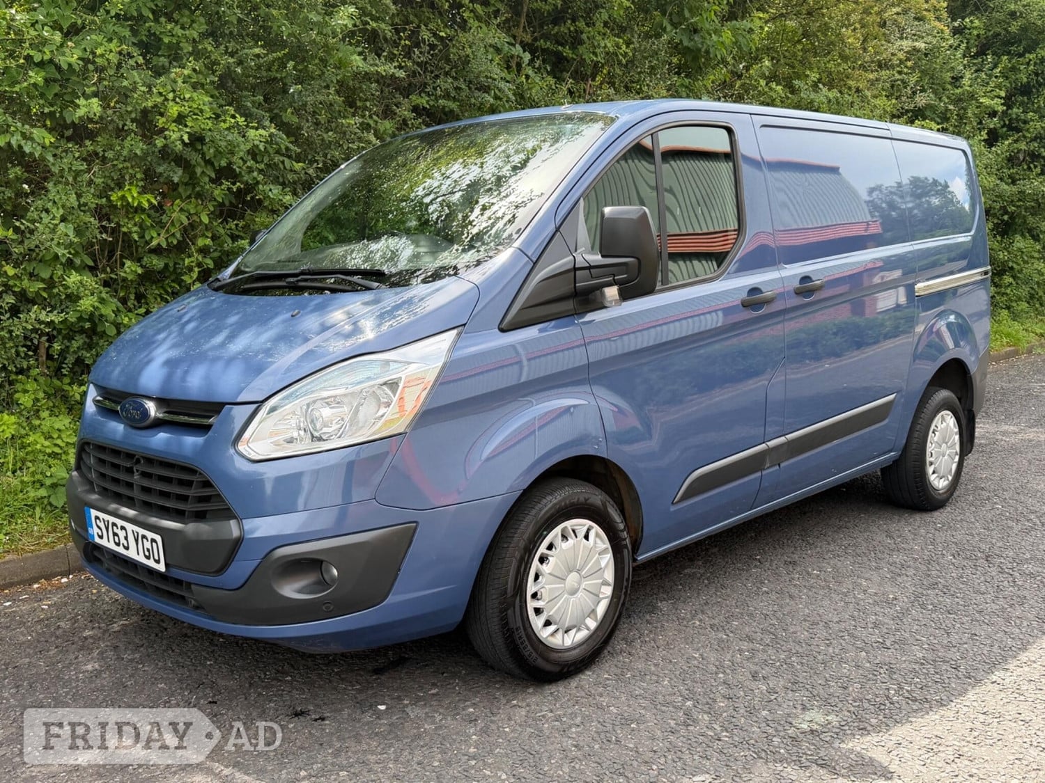 [ berth ]Ford Transit Custom