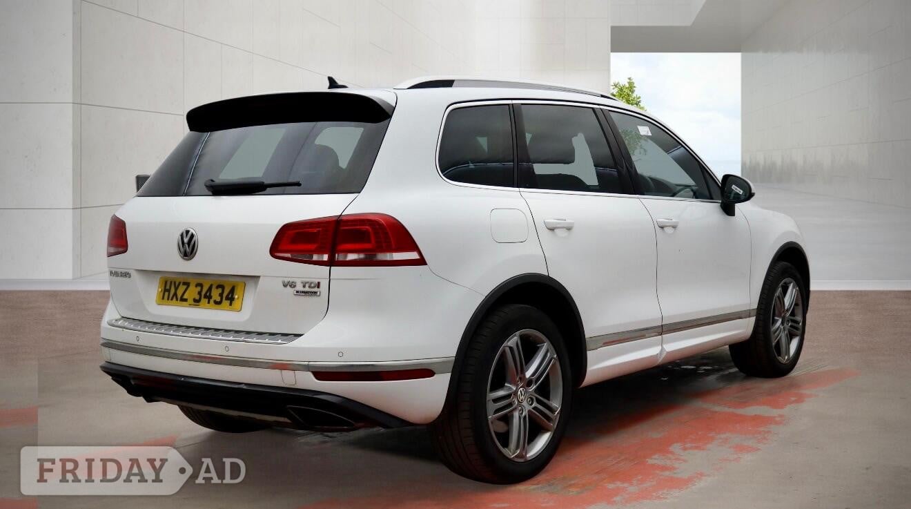Volkswagen Touareg 2015 - Cars in Upper North Dean