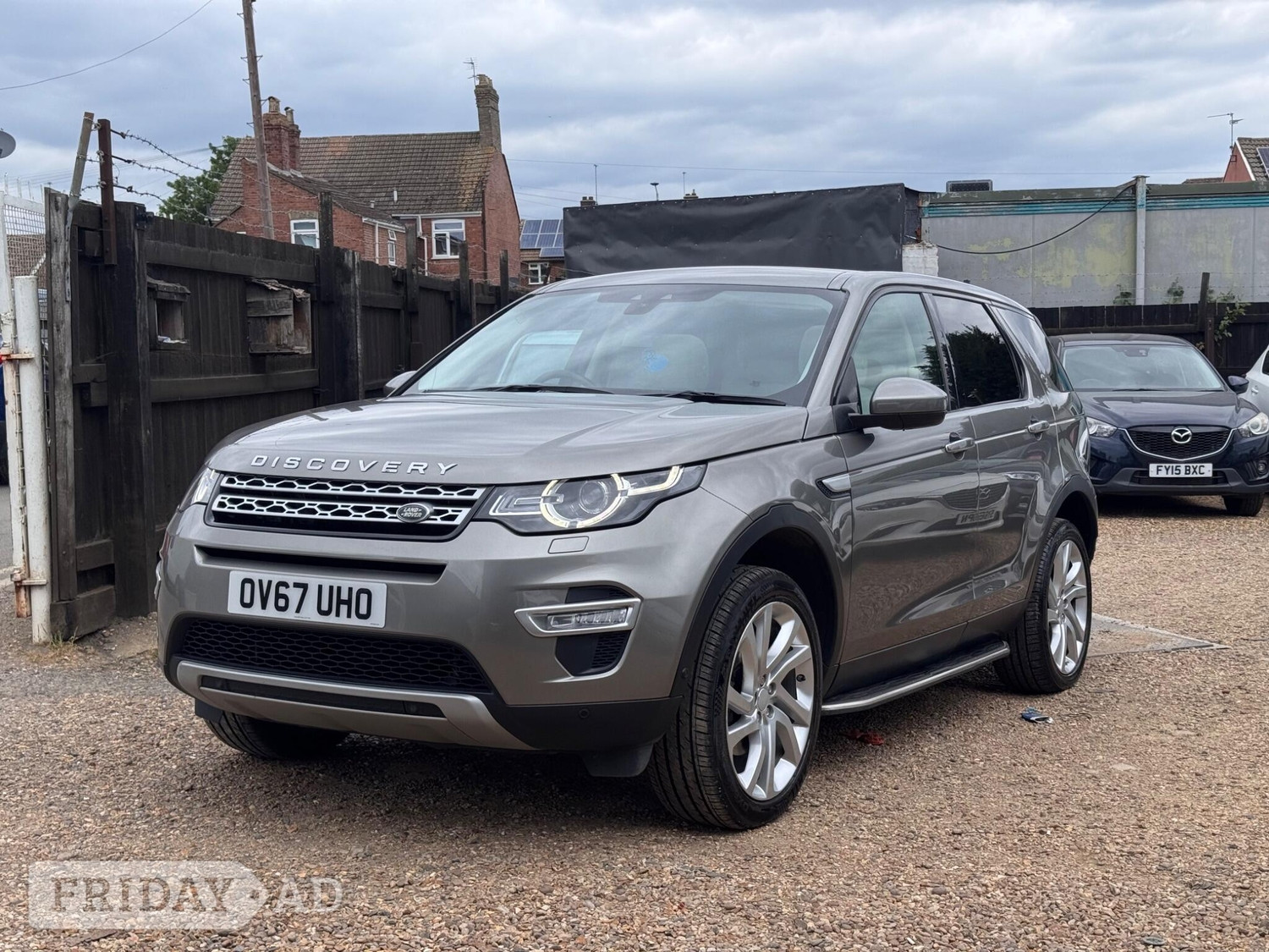 [ berth ]Land Rover Discovery Sport