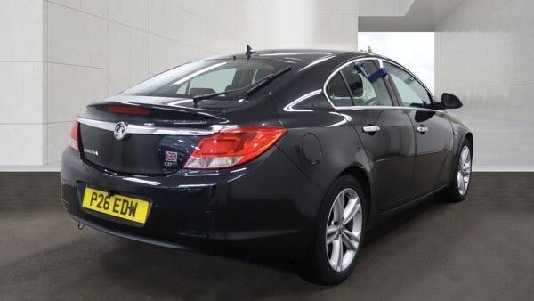 [ berth ]Vauxhall Insignia