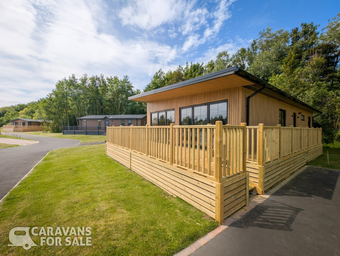 Brand New 2025 luxury lodge 22x45 at the gateway to the Lakes!