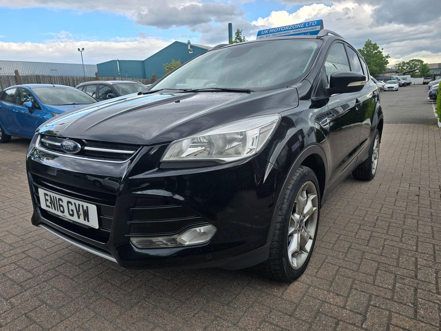[ berth ]Ford Kuga