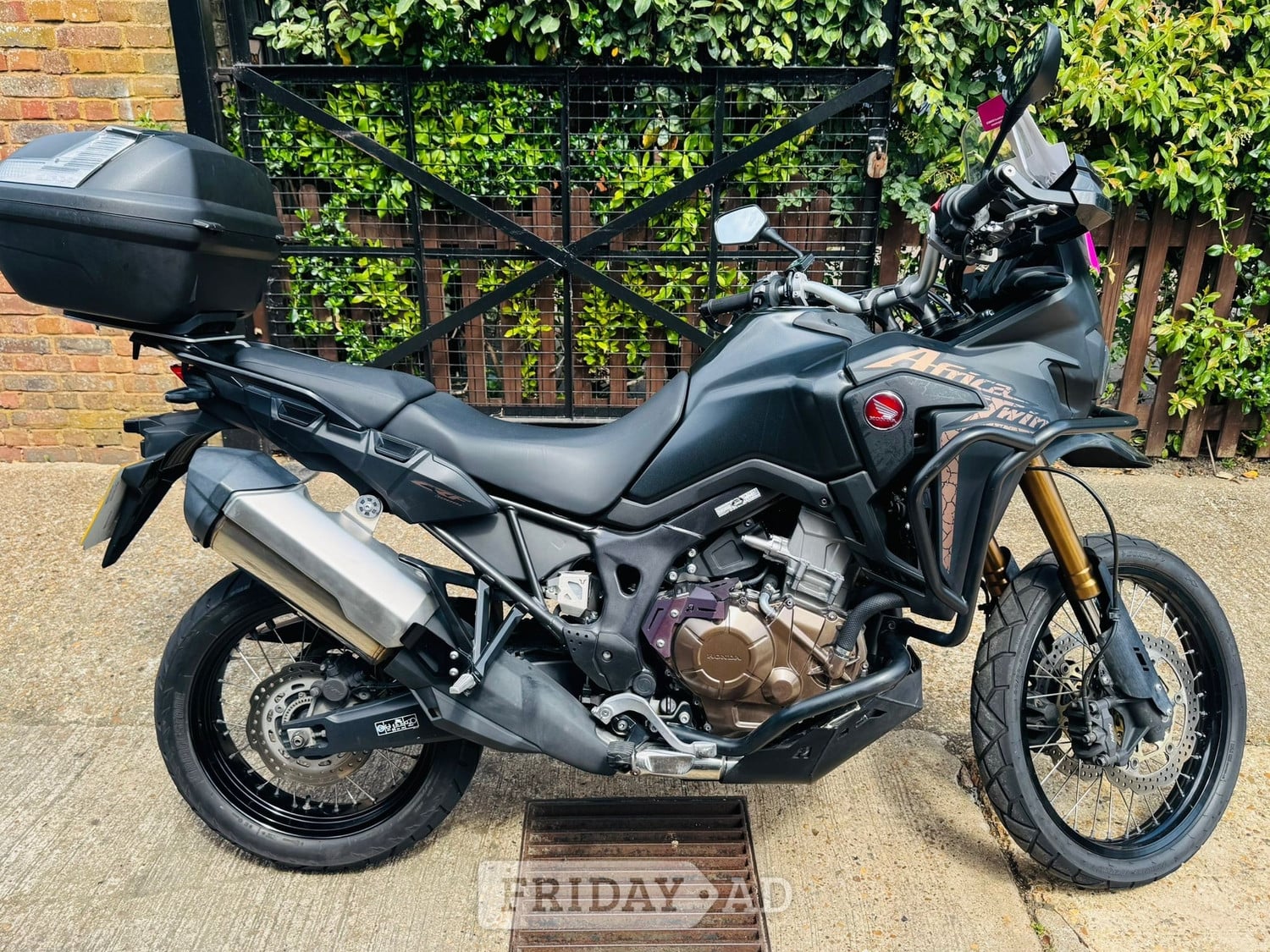 Honda CRF 2018 in Horley