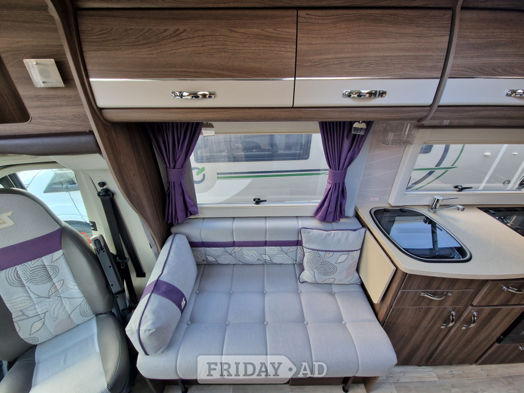 [4 berth ]Auto-Sleepers Broadway FB